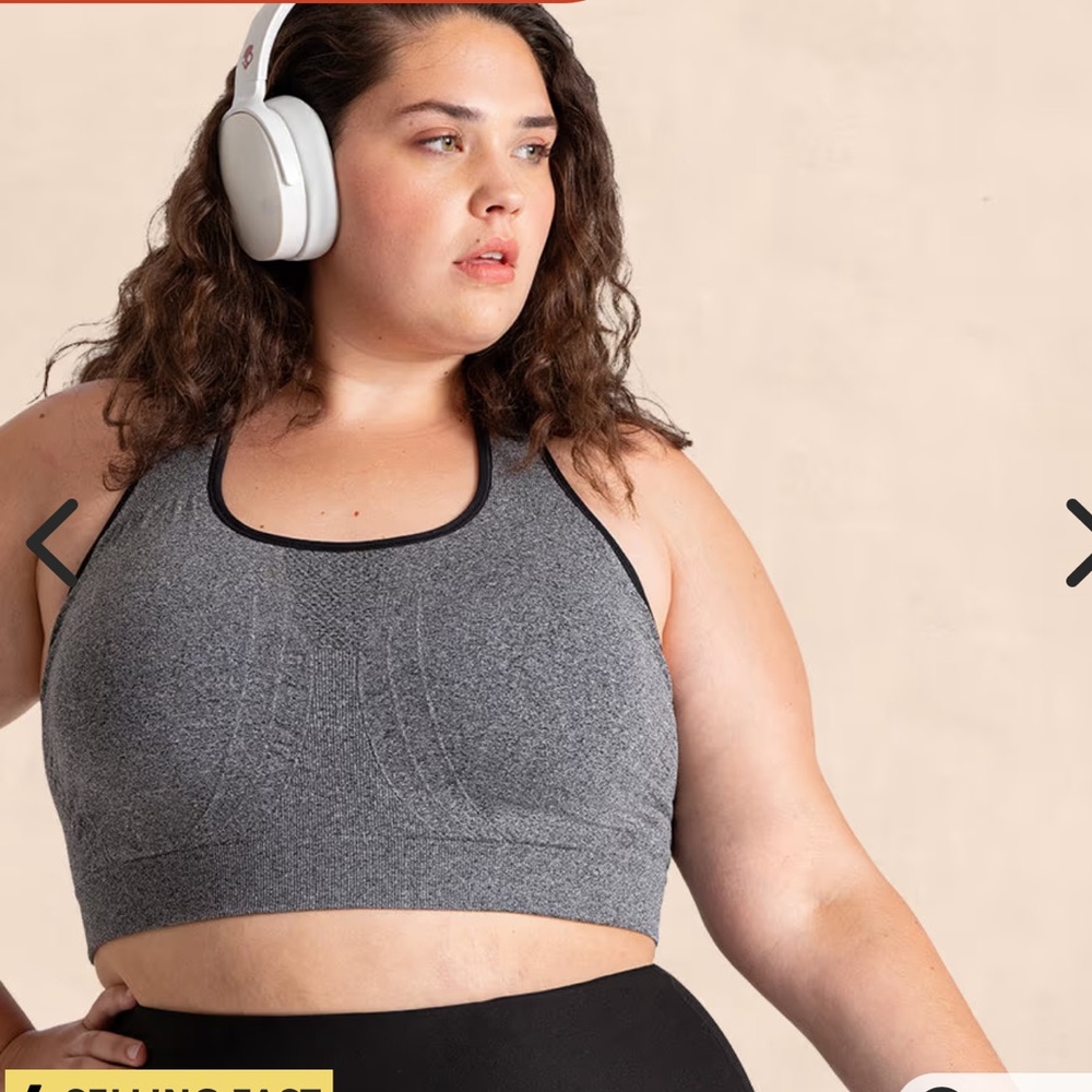 Truekind Seamless Racerback Sports Bra - Gray, black